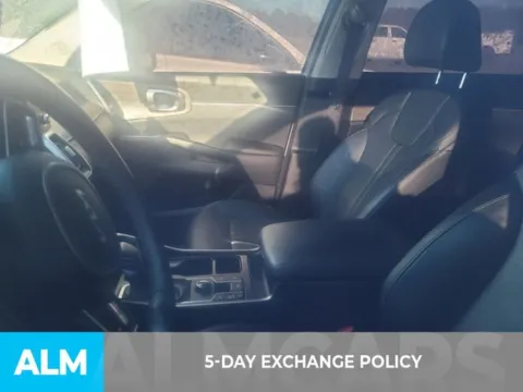 More photos of 2022 Kia Sorento EX at ALM Kia Perry, GA