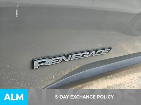 More photos of 2019 Jeep Renegade Latitude at ALM Kia Perry, GA