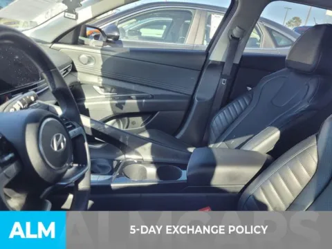 More photos of 2024 Hyundai Elantra Limited at ALM Kia Perry, GA