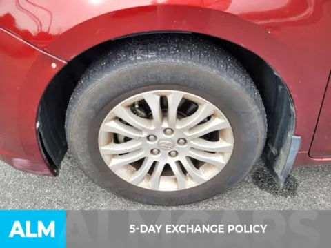 More photos of 2014 Toyota Sienna XLE at ALM Kia Perry, GA