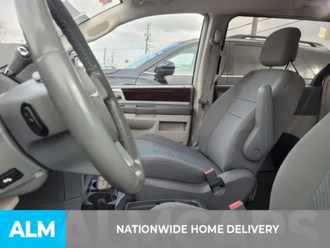 More photos of 2010 Chrysler Town & Country Touring at ALM Kia Perry, GA