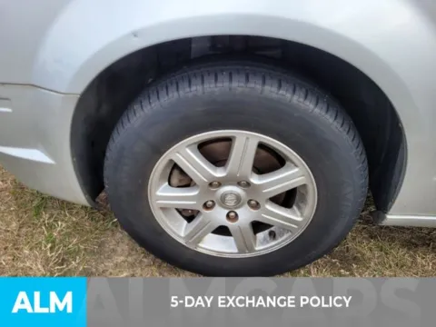 More photos of 2010 Chrysler Town & Country Touring at ALM Kia Perry, GA