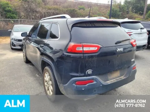 More photos of 2017 Jeep Cherokee Latitude at ALM Kia Perry, GA