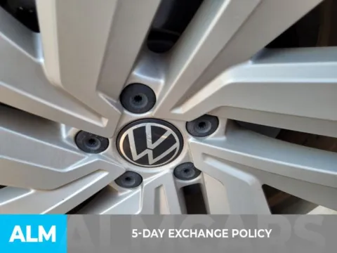 More photos of 2021 Volkswagen Atlas Cross Sport 3.6L V6 SE w/Technology at ALM Kia Perry, GA