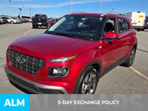 More photos of 2025 Hyundai Venue SEL at ALM Kia Perry, GA