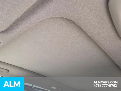 More photos of 2022 Hyundai Santa Fe Limited at ALM Kia Perry, GA