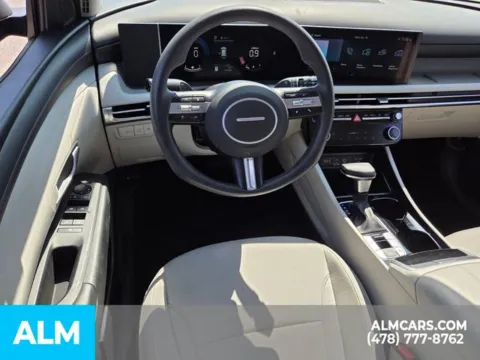 More photos of 2025 Hyundai Tucson SEL at ALM Kia Perry, GA