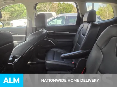 More photos of 2025 Kia Telluride S at ALM Kia Perry, GA