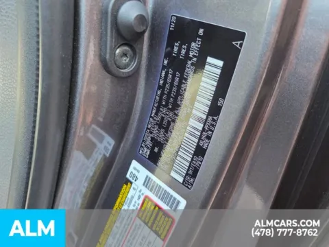 More photos of 2021 Toyota Sienna XLE at ALM Kia Perry, GA