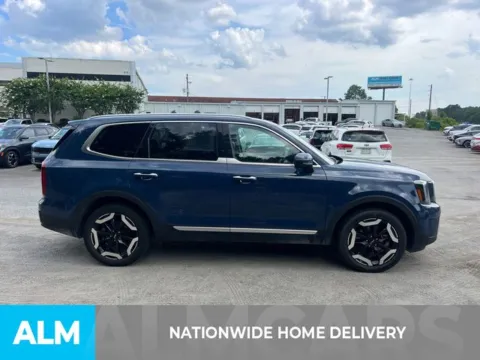 More photos of 2025 Kia Telluride S at ALM Kia Perry, GA