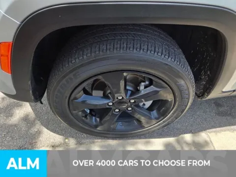Photos of 2024 Jeep Grand Cherokee Altitude X for sale in Perry, GA at ALM Kia Perry