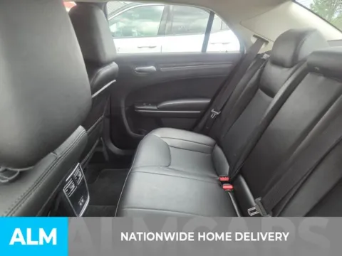 More photos of 2021 Chrysler 300 Touring at ALM Kia Perry, GA