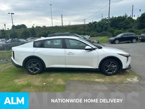 More photos of 2025 Kia K4 LXS at ALM Kia Perry, GA