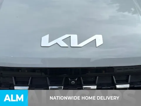 More photos of 2025 Kia Carnival SX Prestige at ALM Kia Perry, GA