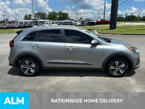 More photos of 2022 Kia Niro Plug-In Hybrid LXS at ALM Kia Perry, GA