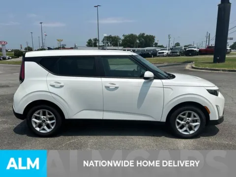 More photos of 2025 Kia Soul LX at ALM Kia Perry, GA