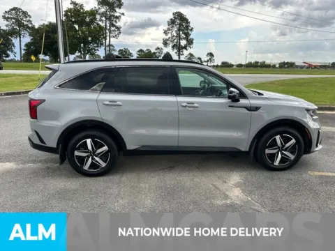 More photos of 2022 Kia Sorento EX at ALM Kia Perry, GA
