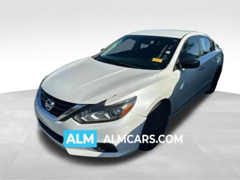 White 2017 Nissan Altima 2.5 SR for sale in Perry, GA