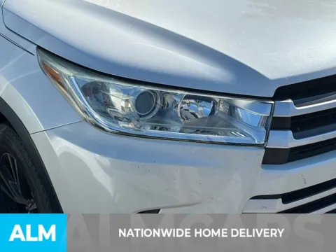 More photos of 2018 Toyota Highlander LE at ALM Kia Perry, GA