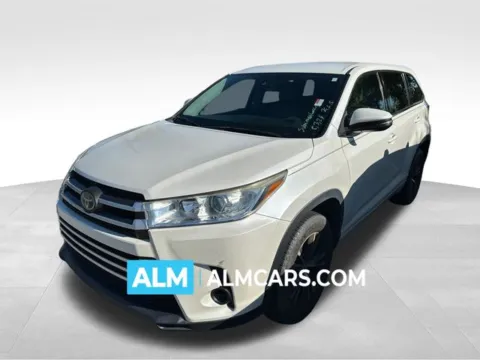 White 2018 Toyota Highlander LE for sale in Perry, GA