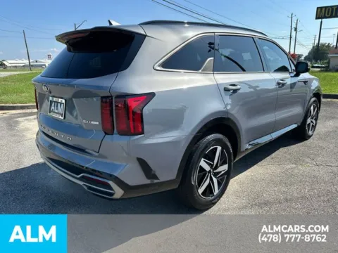 More photos of 2021 Kia Sorento EX at ALM Kia Perry, GA