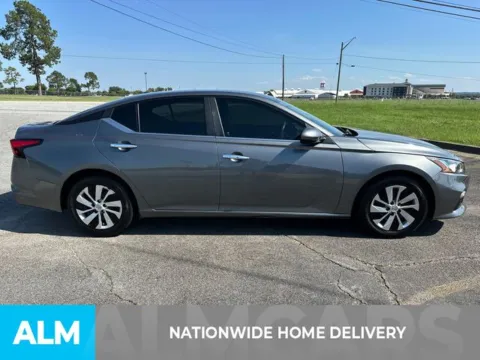 More photos of 2019 Nissan Altima 2.5 S at ALM Kia Perry, GA