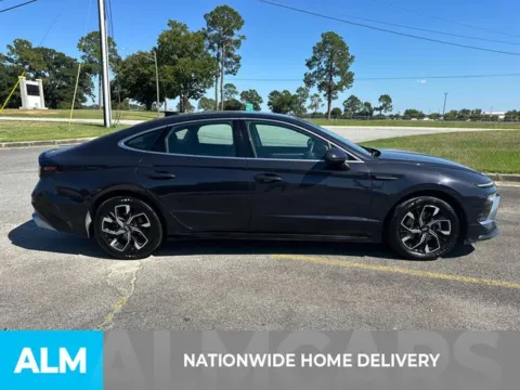 More photos of 2024 Hyundai Sonata SEL at ALM Kia Perry, GA