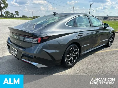 More photos of 2025 Hyundai Sonata SEL at ALM Kia Perry, GA