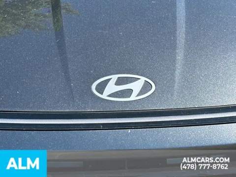 More photos of 2025 Hyundai Sonata SEL at ALM Kia Perry, GA
