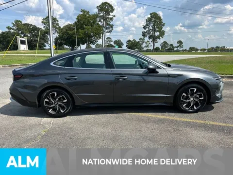 More photos of 2025 Hyundai Sonata SEL at ALM Kia Perry, GA