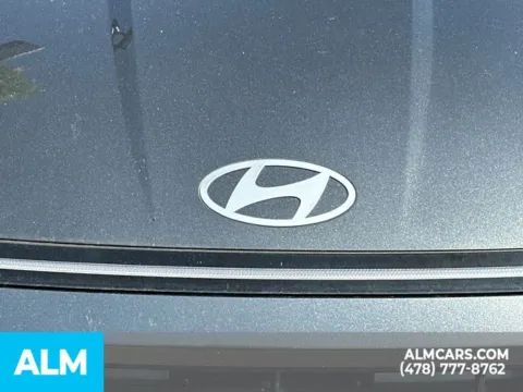 More photos of 2025 Hyundai Sonata SEL at ALM Kia Perry, GA