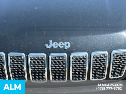 More photos of 2022 Jeep Cherokee Latitude Lux at ALM Kia Perry, GA
