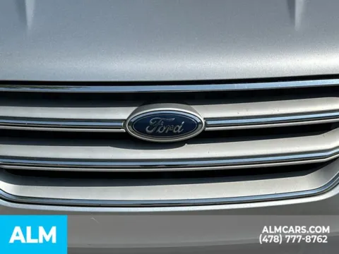 More photos of 2019 Ford Escape SE at ALM Kia Perry, GA