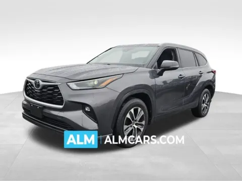 Gray 2023 Toyota Highlander XLE for sale in Perry, GA