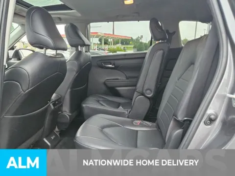 More photos of 2023 Toyota Highlander XLE at ALM Kia Perry, GA