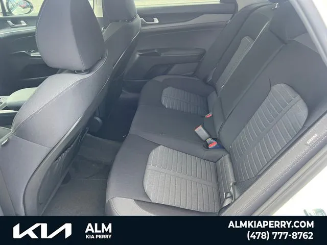 2026 Kia K5 LXS - Photo 13