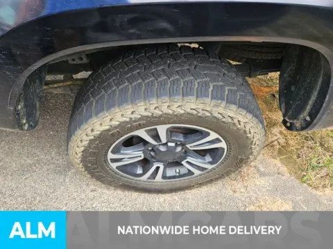 More photos of 2019 Toyota Tacoma TRD Sport at ALM Kia Perry, GA