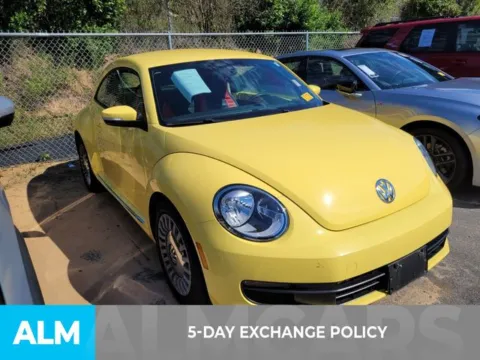 More photos of 2016 Volkswagen Beetle 1.8T SE at ALM Kia Perry, GA