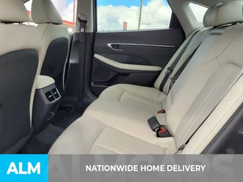 More photos of 2023 Hyundai Sonata Limited at ALM Kia Perry, GA