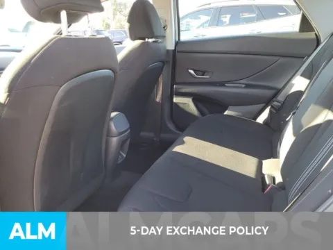 More photos of 2024 Hyundai Elantra SEL at ALM Kia Perry, GA