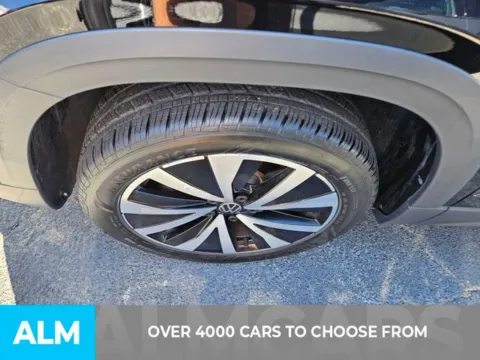 Another view of 2024 Volkswagen Taos 1.5T SE for sale in Perry, GA at ALM Kia Perry
