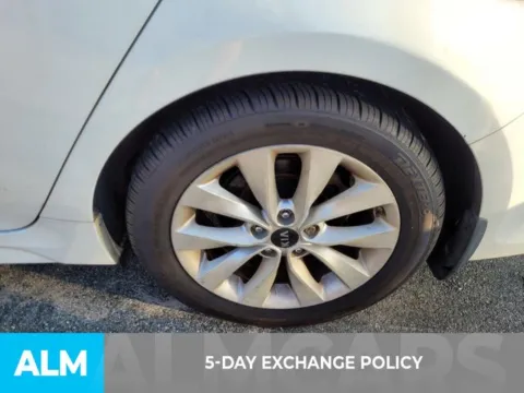 More photos of 2018 Kia Optima EX at ALM Kia Perry, GA