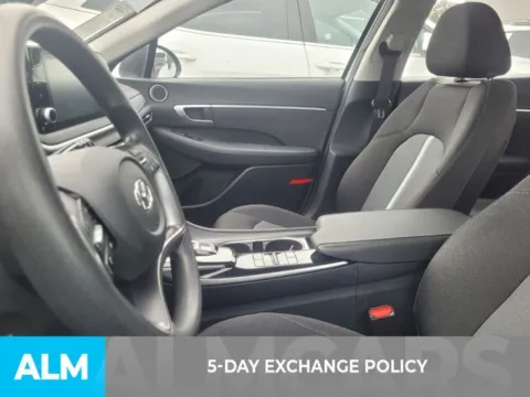 More photos of 2020 Hyundai Sonata SE at ALM Kia Perry, GA