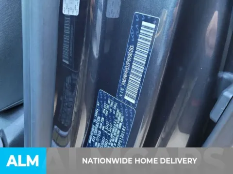 More photos of 2023 Kia Carnival LX at ALM Kia Perry, GA