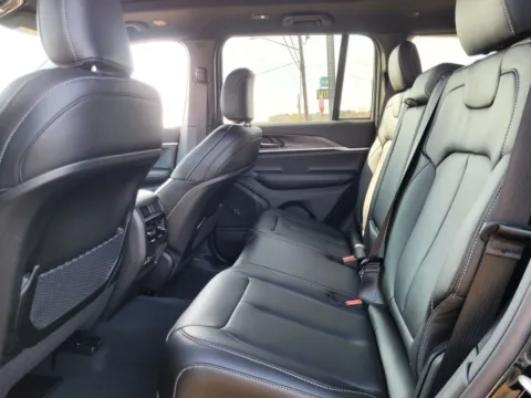 More photos of 2025 Jeep Grand Cherokee Limited at ALM CDJR Perry, GA