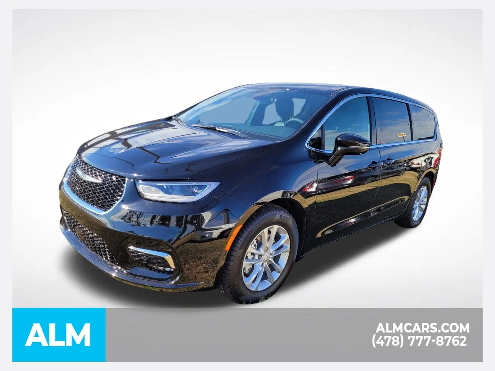 2026 Chrysler Pacifica Select's photo