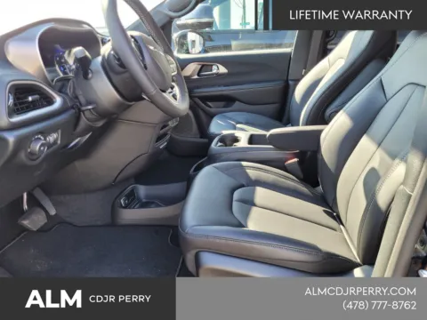 More photos of 2026 Chrysler Pacifica Select at ALM CDJR Perry, GA
