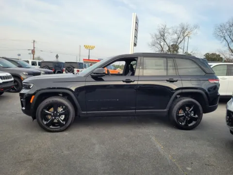 Photos of 2025 Jeep Grand Cherokee Altitude X for sale in Perry, GA at ALM CDJR Perry