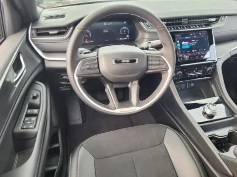 More photos of 2025 Jeep Grand Cherokee Altitude X at ALM CDJR Perry, GA