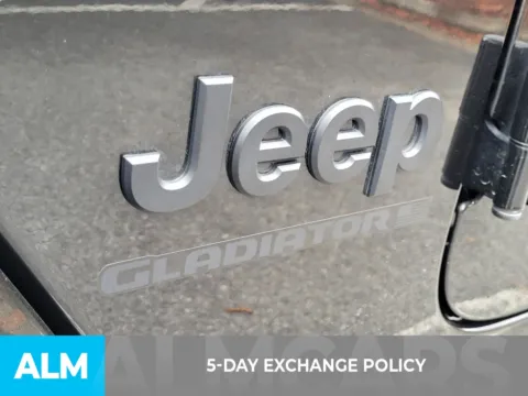 More photos of 2024 Jeep Gladiator Willys at ALM CDJR Perry, GA